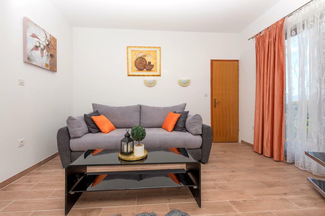 Apartmani Zara & Maris Gradac  Dış mekan fotoğraf